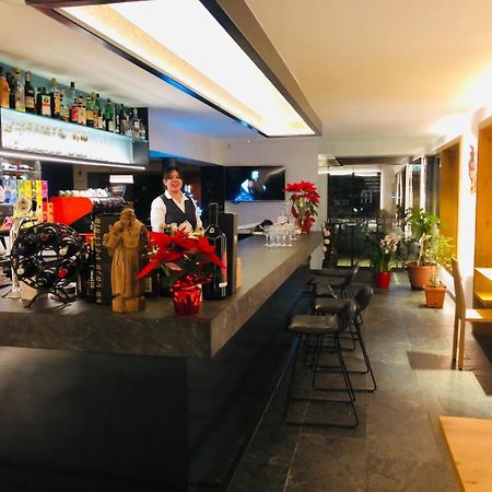 Hotel Silvana เซลวาดีวัลการ์เดนา ภายนอก รูปภาพ