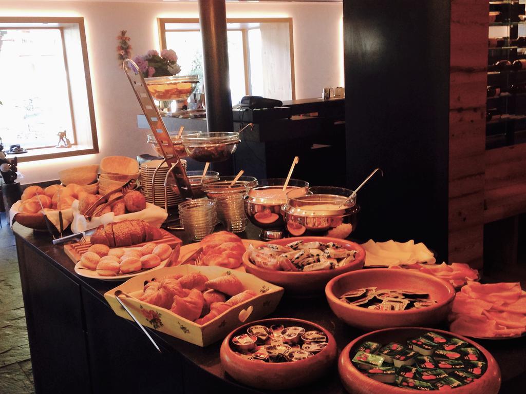 Hotel Silvana เซลวาดีวัลการ์เดนา ภายนอก รูปภาพ
